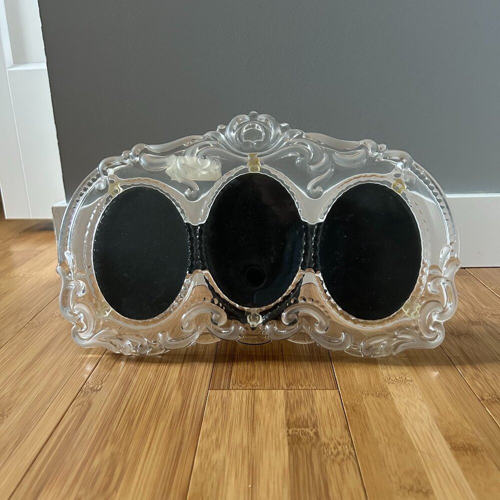 Oval Crystal Photo Frame